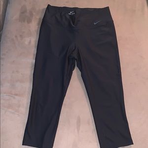 Nike capris leggings!!
